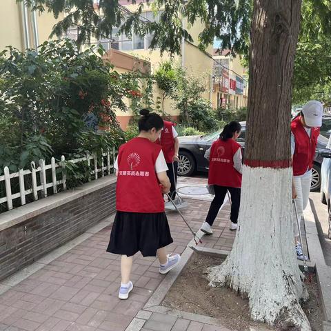 党员干部走街入巷 扮靓城市“颜值”