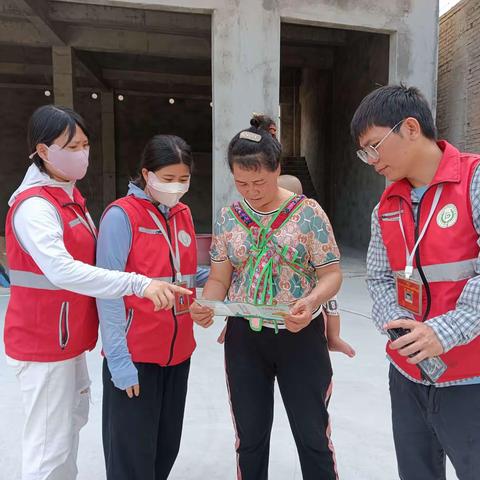 八所镇新街社区网格员开展“扫黄打非”宣传活动