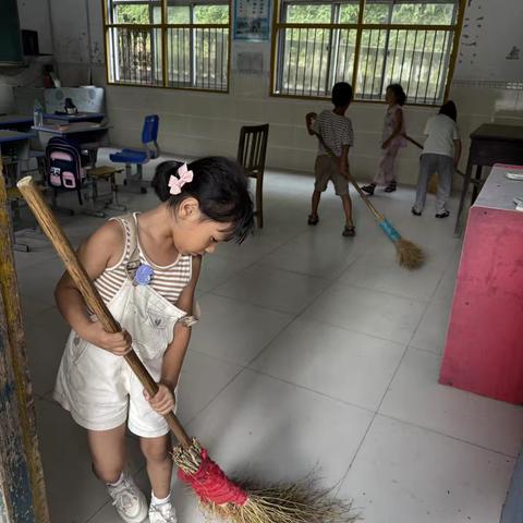 革坂小学第一周工作总结
