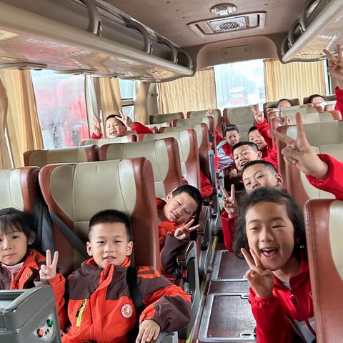 【华夏研学】重庆市綦江区实验小学校一年级四班2023春季社会实践活动——融创海世界海洋公园研学之旅