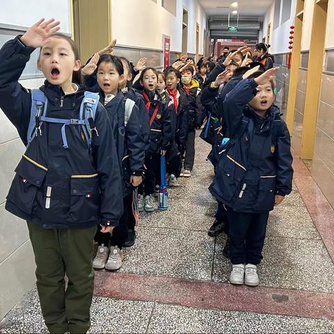 2023年秋季重庆市人民小学二年级三班赴奥中•湖观山色开展“品尝劳动之美 ”主题实践活动