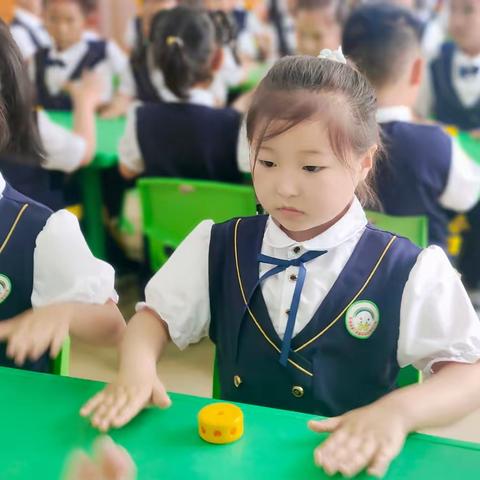 舞动童年· “桌”而不凡——阳信县第一实验学校附属幼儿园课桌舞大赛活动