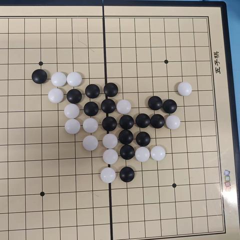 七年级17班一品特色：五子棋