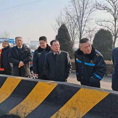 分局领导慰问一线治超人员