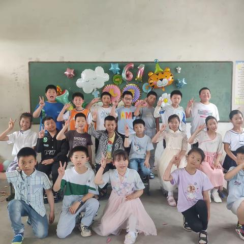 童心筑梦 拥抱未来——马埠小学举办“六一”儿童节联欢会