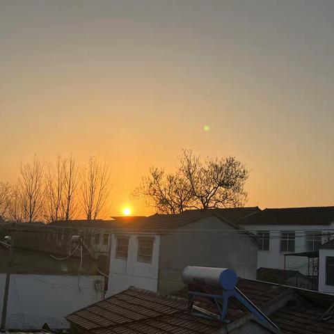 乡村日出的活力之美