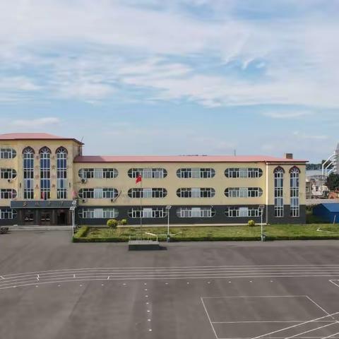 双城区单城镇中学开展“开学第一课”主题家长会暨师德师风“三级承诺”活动