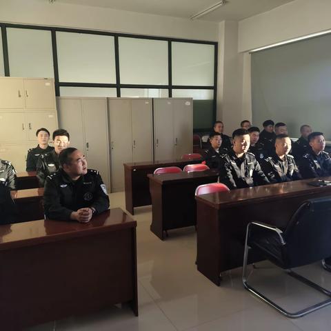 巡防三大队传达落实支队2023年10月27日会议精神