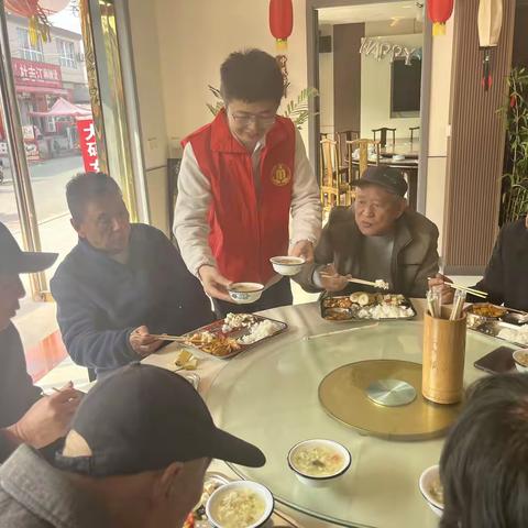 『双服双争』“食”在重阳 爱在身边--中兴社区重阳节爱心助餐活动