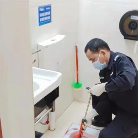 坚持平凡成就不平凡