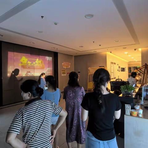 公益电影进社区，“文化夜市”暖民心——金地西沣公元二期社区开展“微光计划·观影相伴”新时代文明实践系列活动