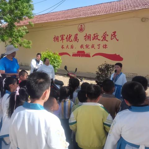 “小小药材家，我了解的中药材”——社城中心校家长开放日暨学生中药材演讲比赛活动纪实