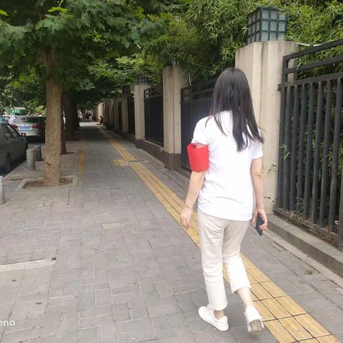 新东社区开展“夏季送清凉”流浪乞讨人员巡查救助工作