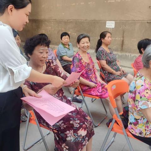 新东社区开展《中华人民共和国无障碍环境建设法》普法宣传活动