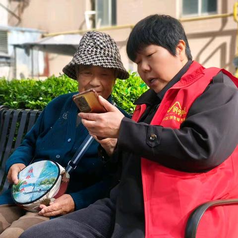 爱心配镜亮视界 贴心代办暖夕阳‖东关南街街道东关社区世贸大厦小区邻里服务站开展便民服务活动