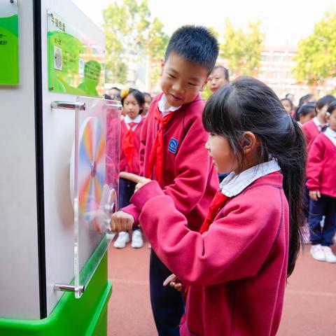 “科创领航    童心筑梦”第四届校园科技节之科普大篷车进校园活动