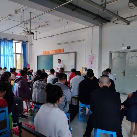 阳光学校优秀毕业生沈赞超应邀返校作励志演讲