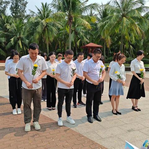 “缅怀先烈志·丰碑励青春”- 海口市局(公司)团总支开展清明祭奠革命先烈活动