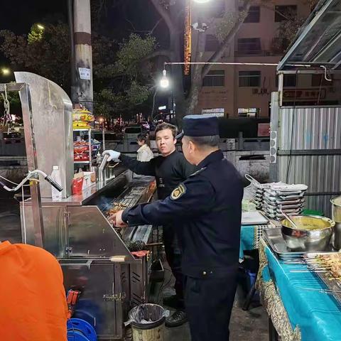 加大餐饮油烟巡查治理力度 让“烟火”味更“清新”