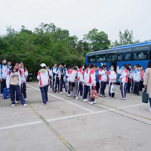 “探春日美好、展少年风采”云阳学校九（9）班春季研学实践活动