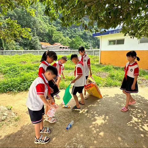 “学习二十大 与爱同行 ‘义’起行动”—平桂区羊头镇马山小学开展“红领巾壮苗”公益活动