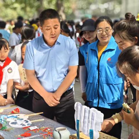 庆佳节童心共舞华夏风   展才艺巧手同绘锦绣图——郑上路二小举行“迎六一·传统文化大观园”活动