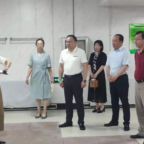 徐国星局长陪同市政法委徐胜书记深入食品包保企业开展助企纾困调研