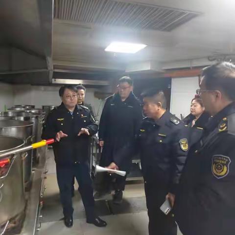 市市场监督管理局开展年夜饭食品安全检查工作