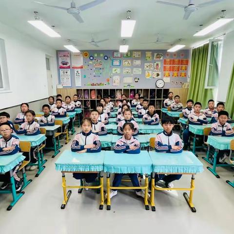 呵护心灵 温暖同行 ——东新小学心理健康主题班会