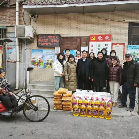 人大代表进社区 走访慰问暖人心