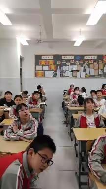 仰天湖赤岭小学六(1)班趣味英语口语教学反馈：