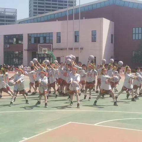 挥洒汗水，迸发青春——求是｜风化街中心小学参加泉山区第五届篮球嘉年华活动