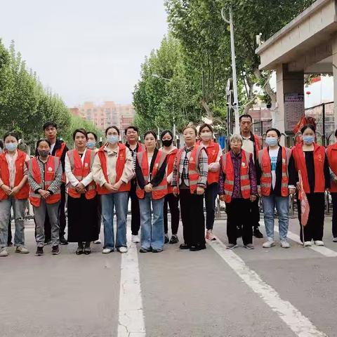 守护学子路, 温暖每一步 ——5.20班爱心家长执勤篇