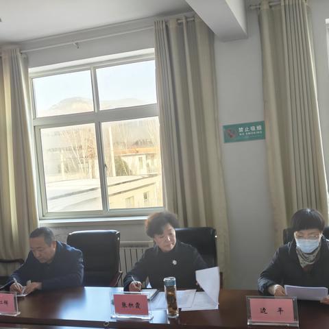 长清区纪委监委派驻八组和区卫健局联合深入五峰山街道办事处社区卫生服务中心开展谈心谈话活动