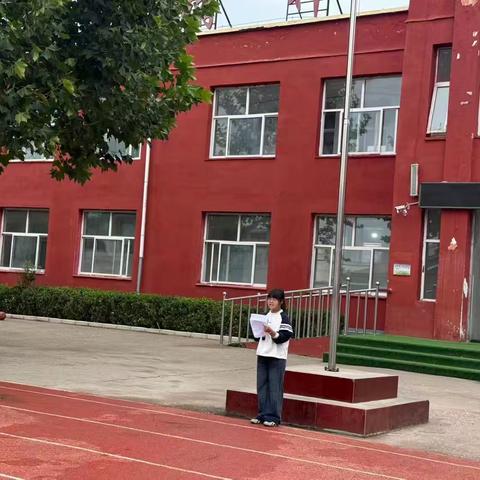 行唐育才学校升旗仪式