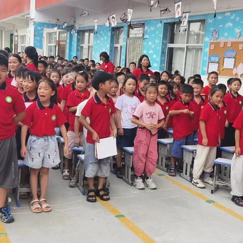 阳光师生欢庆教师节