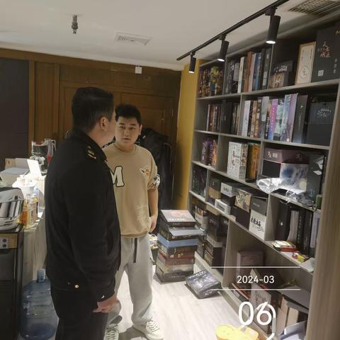 筑牢安全防线，护航全国"两会"，莲湖文化执法在行动