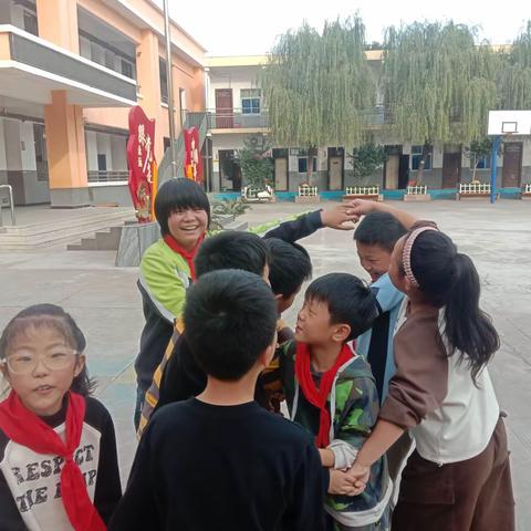 【千站暖万家】“校园素质拓展  社工传递爱心”——上店镇社工站开展困境儿童成长小组