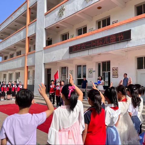 多彩校园     书香与“双减”同行