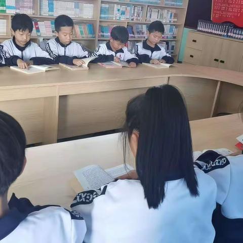 书香润童年，阅读绘人生----东关小学读书活动