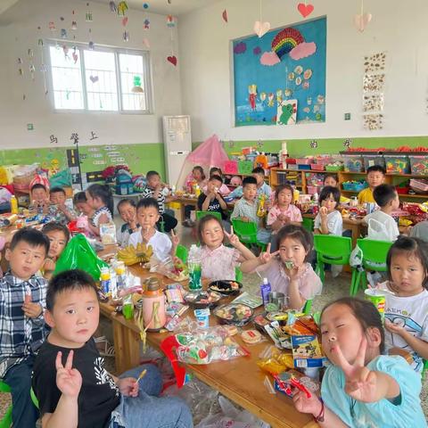 【美食分享】南朱皋幼儿园中一班庆“六一”美食分享会