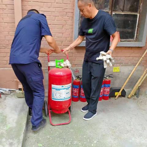 交大财经社区中秋节前安全检查与爱心慰问活动