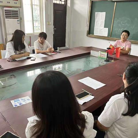 撷英语学习之芳华，绘集体教研 ——临颍一高教育集团城关街道中心校英语组集体教研活动