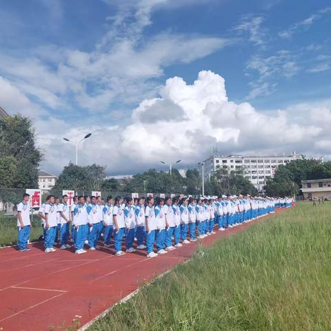 以军训之名，赴青春之约—思茅一中高一军训记录