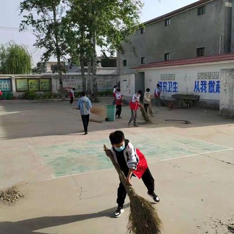 关爱学生，幸福成长--张西堡镇总校闫胡寨小学迎劳动节大扫除活动