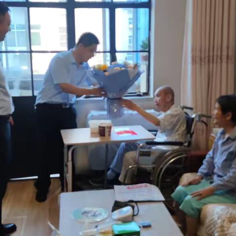 “不忘初心，我心向党” 渭滨街社区开展七一慰问系列活动