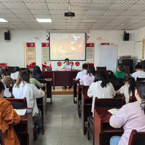 谭家街道包社区领导到渭滨街社区开展党的二十届三中全会精神宣讲活动