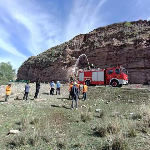 湟源公路总段及时响应 　应急处置道路安全隐患