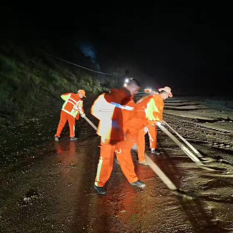 湟源公路总段“汛”速出击，连续作战，筑牢防汛抢险“安全堤”