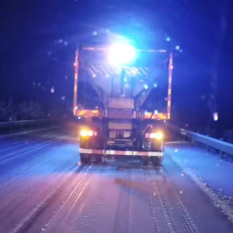 湟源公路总段全力清雪除冰，确保出行畅通